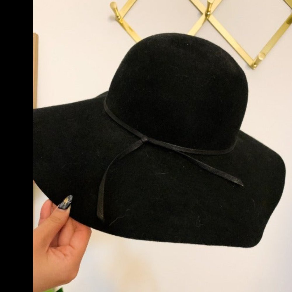 Black Felt Floppy Hat